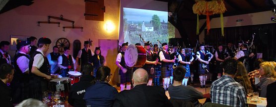 Die Barbarossa Pipes & Drums hatten am Wochenende zu einem Workshop und einem Konzert in die Othaler Kulturscheune eingeladen. (Foto: Jochen Miche)