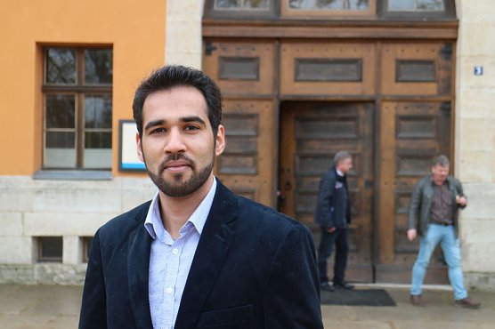 Odyssee einer Fachkraft - Syed Wajeeh-ud-Hassan sprach gestern in Sondershausen &uuml;ber seine Erlebnisse als Fl&uuml;chtling in Deutschland (Foto: Angelo Glashagel)