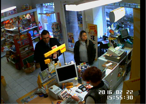 Diese beiden besonders raffiniert vorgehenden Diebe werden von der Polizei gesucht.  (Foto: Polizei)