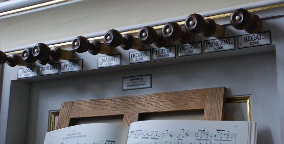 Die Wegscheider-Orgel in der Kapelle von Schloss & Burg Allstedt kann zweistimmig gespielt werden. (Foto: Jochen Miche)