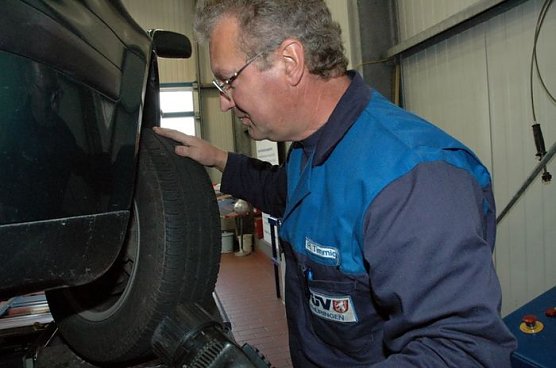 Kontrolle ist besser (Foto: TÜV) Kontrolle ist besser (Foto: TÜV)