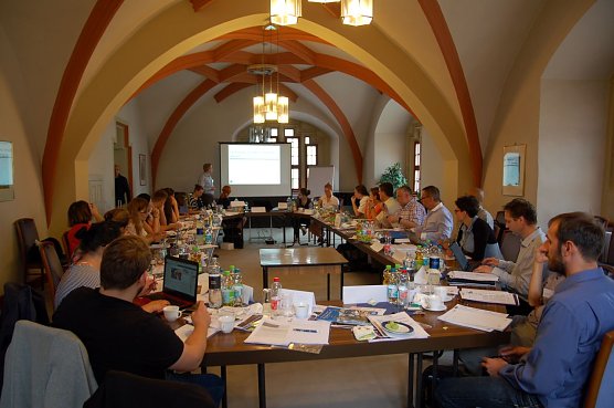 Die richtige Kulisse f&uuml;r ein Reformationsprojekt: der Eisleber Rathaussaal. (Foto: Cathleen Scheiner)