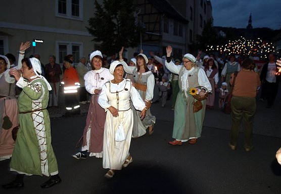 Auch bei Regen Umzug (Foto: Stadtmarketing Bad Frankenhausen)