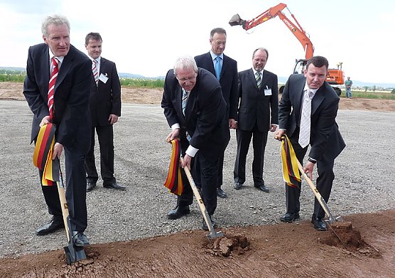 Spatenstich Weiterbau A 71 (Foto: Karl-Heinz Herrmann) Spatenstich Weiterbau A 71 (Foto: Karl-Heinz Herrmann)