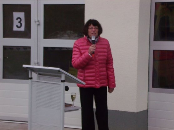 Landr&auml;tin Dr. Angelika Klein spricht zur Er&ouml;ffnung (Foto: Brigitte Wischalla)