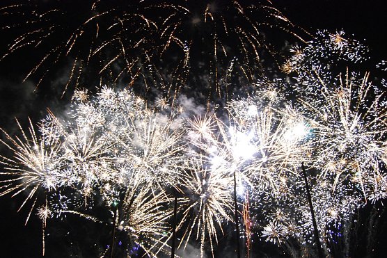 Feuerwerk - Beispielfoto (Foto: HELIOS) Feuerwerk - Beispielfoto (Foto: HELIOS)