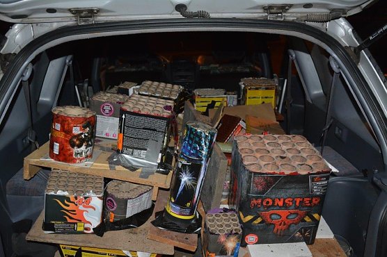 Gefundene Böller (Foto: Polizeidirektion Sachsen-Anhalt Süd) Gefundene Böller (Foto: Polizeidirektion Sachsen-Anhalt Süd)