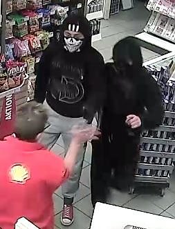 Verdächtige bei Raub in Angersdorf (Foto: Polizei) Verdächtige bei Raub in Angersdorf (Foto: Polizei)