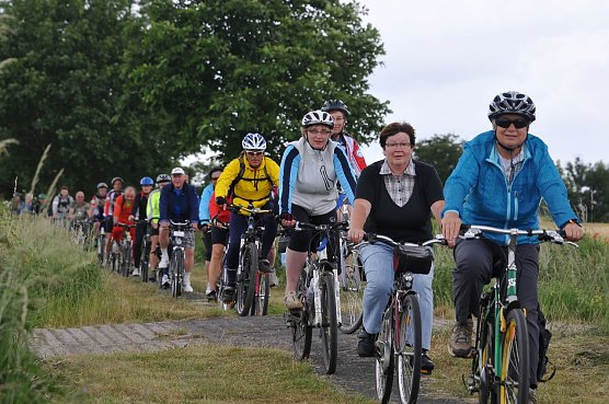 Radtour (Foto: Heinz Noack) Radtour (Foto: Heinz Noack)