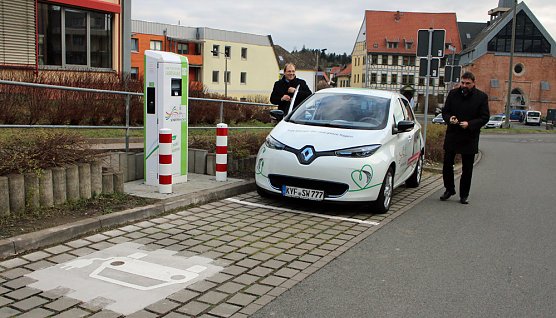 Jetzt mit dem E-Auto besser nach Sondershausen (Foto: Karl-Heinz Herrmann) Jetzt mit dem E-Auto besser nach Sondershausen (Foto: Karl-Heinz Herrmann)