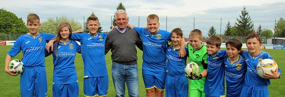 Fu&szlig;ballschule mit Klaus Fischer (Foto: Karl-Heinz Herrmann)