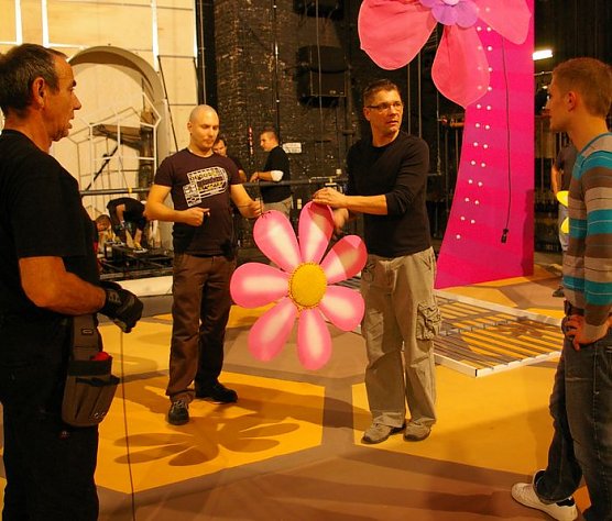 Arbeiten auf der B&uuml;hne (Foto: I. K&uuml;hn)