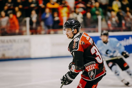 Harzer Falken siegen knapp aber verdient gegen die EXA Icefighters (Foto: Harzer Falken) Harzer Falken siegen knapp aber verdient gegen die EXA Icefighters (Foto: Harzer Falken)