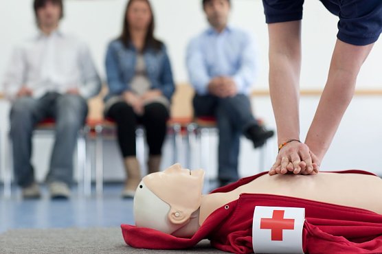 Erste Hilfe Kursangebote (Foto: DRK-Kreisverband) Erste Hilfe Kursangebote (Foto: DRK-Kreisverband)
