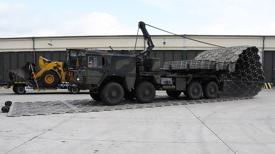 Kyffhäuserkaserne ein Besuchermagnet (Foto: Tobias Nordhausen) Kyffhäuserkaserne ein Besuchermagnet (Foto: Tobias Nordhausen)