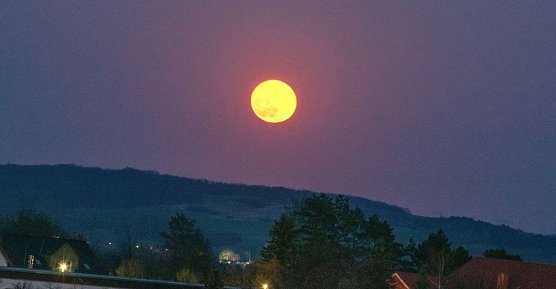 Mond (Foto: Gernot Thelemann) Mond (Foto: Gernot Thelemann)