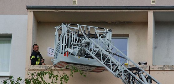 Die Feuerwehr war im III. WK , rechtzeitig vor Ort, um einer Mutter und ihrem Kind helfen zu k&ouml;nnen (Foto: J. Miche)