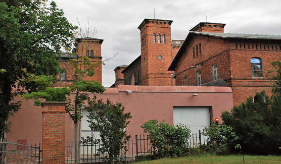  Der Fluchtversuch des Attent&auml;ters von Halle, Stephan B., aus dem halleschen Gef&auml;ngnis ,Roter Ochse&acute; (im Bild) hatte f&uuml;r einen medialen Aufschrei gesorgt. Daraufhin hatte der Landtagsabgeordnete Jens Diederichs recherchiert und war einer erschreckenden Entwicklung in den Gef&auml;ngniskrankenh&auml;usern auf die Spur gekommen (Foto: J. Miche)