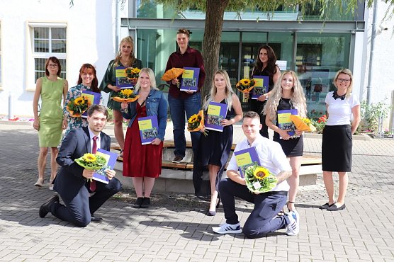Herzlichen Gl&uuml;ckwunsch zum Exam (Foto:  Sophie Rost, Helios Kliniken )