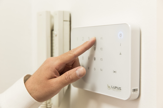 Smarte Sicherheitstechnik bietet mittlerweile umfassenden Schutz (Foto: &copy; LUPUS-Electronics)