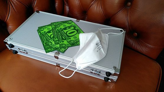 Raffgierige Politiker prangert die Öko-Partei an (Foto: ÖDP/Heinz Hollenberger ) Raffgierige Politiker prangert die Öko-Partei an (Foto: ÖDP/Heinz Hollenberger )