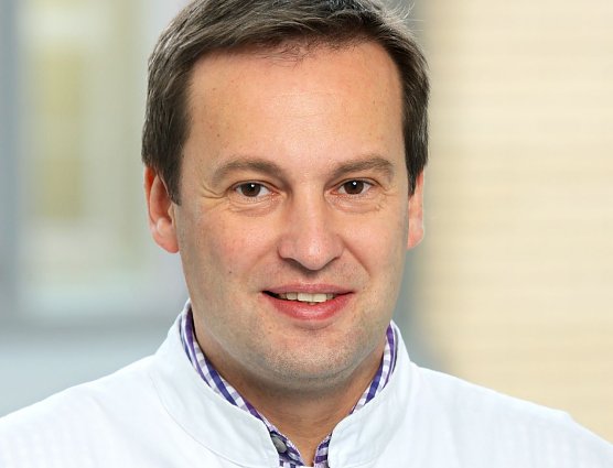 Dr. Andreas Birke, Chefarzt der Orthop&auml;die, Unfallchirurgie und Kinderorthop&auml;die der Helios Klinik Lutherstadt Eisleben (Foto: Helios Klinik )
