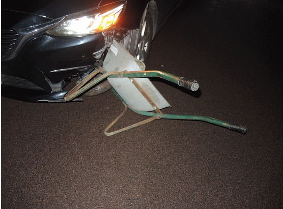 Mut Schubkarren kollidiert (Foto: Polizei Mansfeld-S&uuml;dharz )