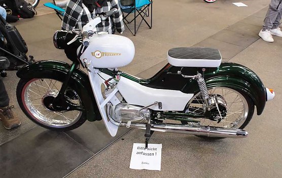 Motorradmesse in Erfurt: nur Ggcken, nicht anfassen! (Foto: P.Blei)