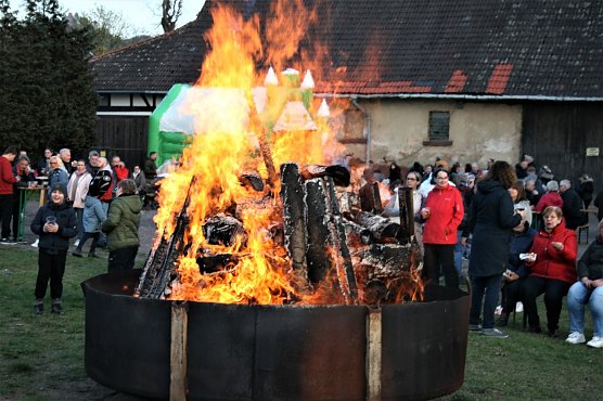 Osterfeuer  (Foto: U. Reinboth )