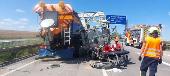 Unfall heute Mittag auf der A38 (Foto: Feuerwehr Großwechsungen/Silvio Dietzel) Unfall heute Mittag auf der A38 (Foto: Feuerwehr Großwechsungen/Silvio Dietzel)