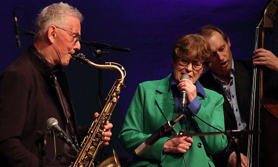 Urgesteine des Jazz: G&uuml;nther Fischer und Uschi Br&uuml;ning (Foto: (c)Uwe M&ouml;ckel)