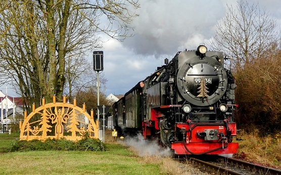 Sonderzug der Interessengemeinschaft Harzer Schmalspurbahn in NIedersachswerfen-Ost (Foto: Anakin Grabe)