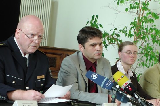 Uwe K&ouml;ppel und Komissar Becker (Foto: Angelo Glashagel)