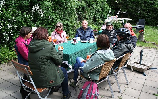 Im Caf&eacute; kann man sich auch nach einer Radtour ausruhen.  (Foto: Archivbild: Ulrich Reinboth)