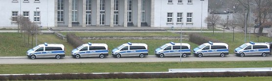 Weihnachten bei der Polizei (Foto: pol) Weihnachten bei der Polizei (Foto: pol)