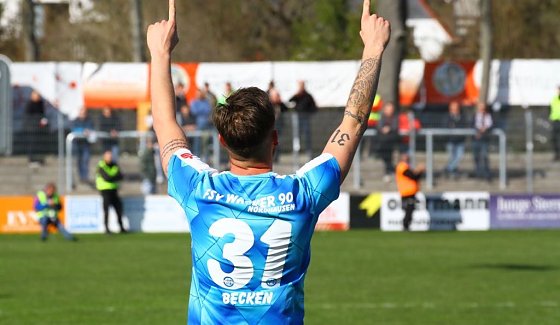 Bild: Pierre Becken nach dem erl&ouml;senden 1:0 in der 89. Minute