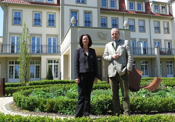 Bild: Susanne Kiefer und Dr. Clemens Ritter von Kempski