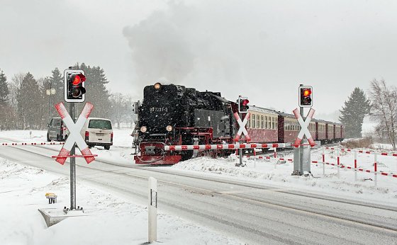 Bild: Neuer Bahn&uuml;bergang bei Benneckenstein