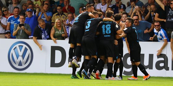 Bild: Jubel nach dem 1:0 f&uuml;r Wacker