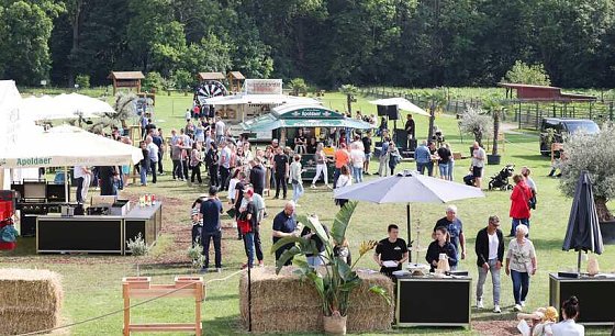 Bild: Familienfest der Peter-Gruppe auf dem Possen