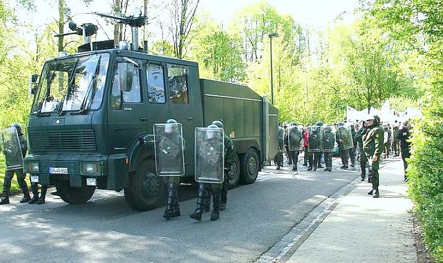 Bild: Aufmarschiert
