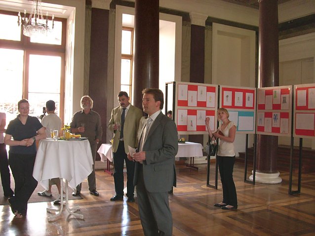 Bild: Vernissage der Ausstellung Klasse 11 Scholl-Gymnasium