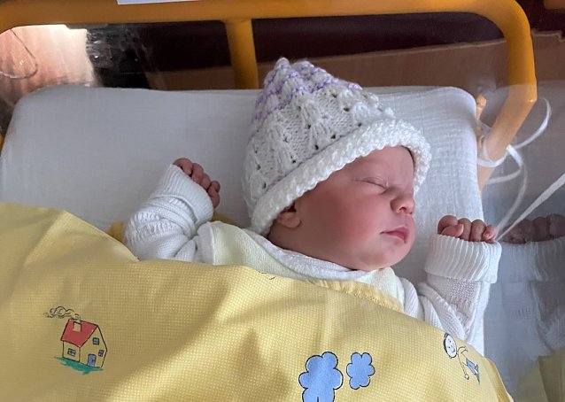 Bild: Die kleine Mia ist das erste Baby, das im Jahr 2023 in der Helios Klinik Sangerhausen geboren wurde