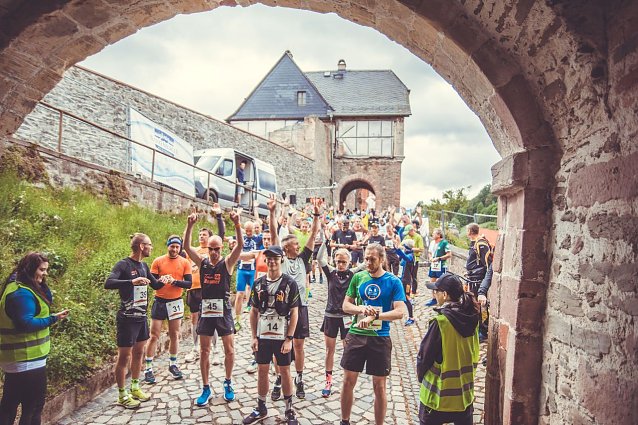 Bild: Start des Stolberger Schloss-Laufs am Schloss Stolberg