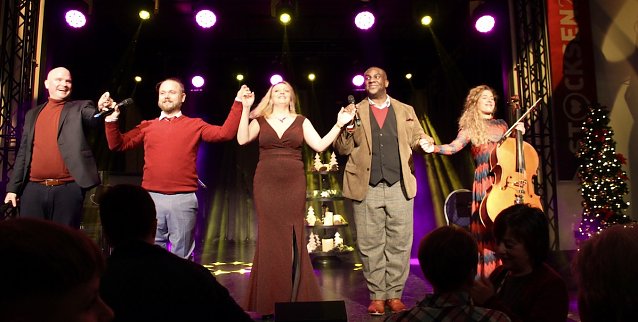 Bild: Dankbares Ensemble nach begeisterndem Konzert: David Johnson, David Prei&szlig;, Rozalina Gencheva, Marvin Scott und Melissa Hart (v.l.n.r.)