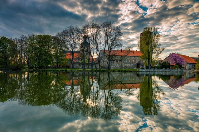 Bild: Die Wasserburg Zilly