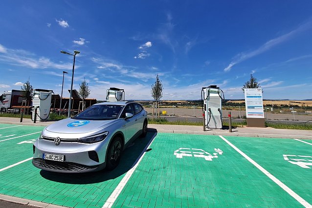 Bild: Ladestation bei TOTAL Energies auf der A38 bei Werther