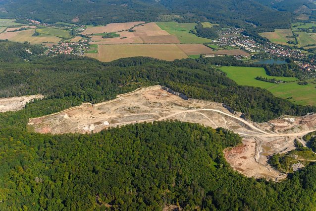 Bild: Zerst&ouml;rte Landschaft des Alten Stolbergs bei Stempeda und Uftrungen - wollen wir diesen Naturverlust auch in Sachsen-Anhalt fortsetzen? 