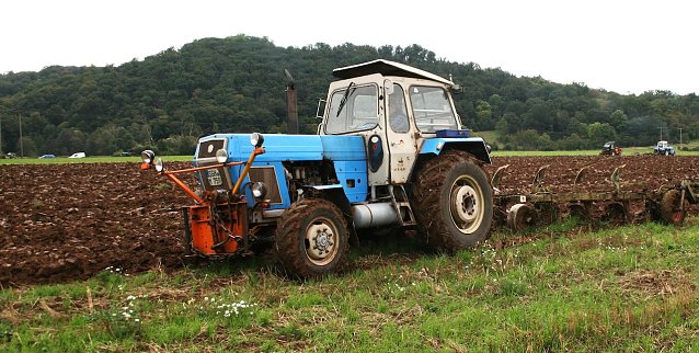 Bild: Landwirt Friedrich Wilhelm Steinemann aus Berga voll im Einsatz