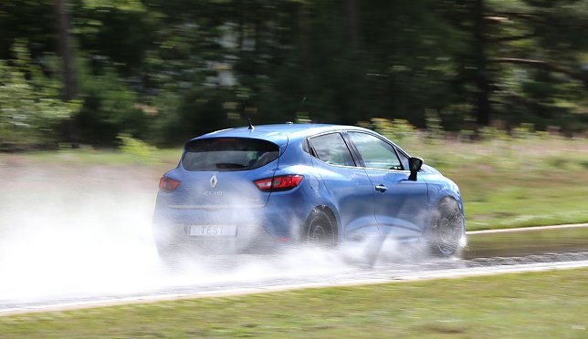 Bild: Sommerreifen getestet